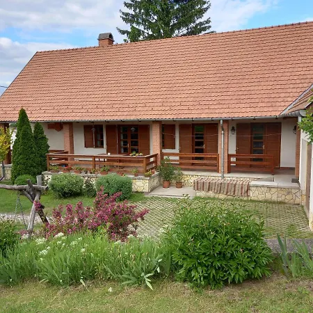 Galambos Pinceszet Casa de hóspedes