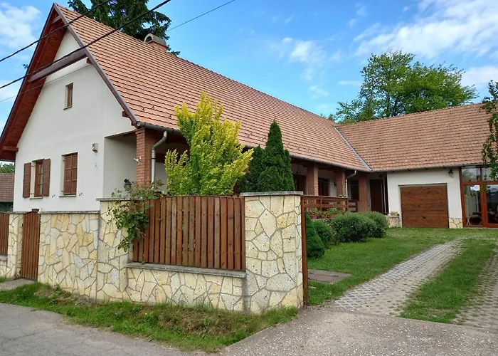 Galambos Pinceszet 3*